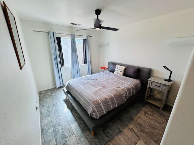 Building Photo - Charming 3 Bedroom House with Pool in Friendly Hills, Joshua Tree