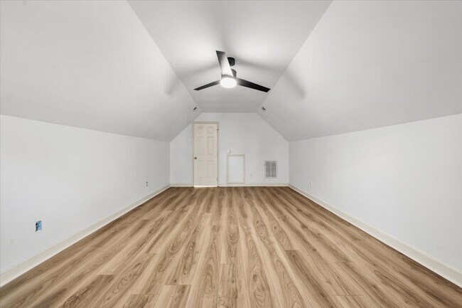 Building Photo - 43 S Lakeshore Dr