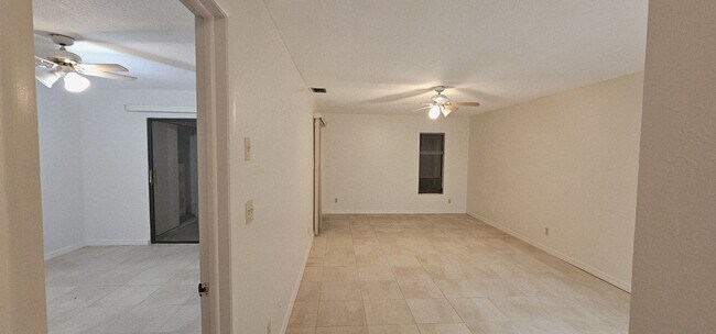 Building Photo - 7360 Ulmerton Rd