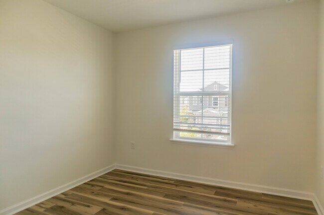 Building Photo - 7901 Merchants Way