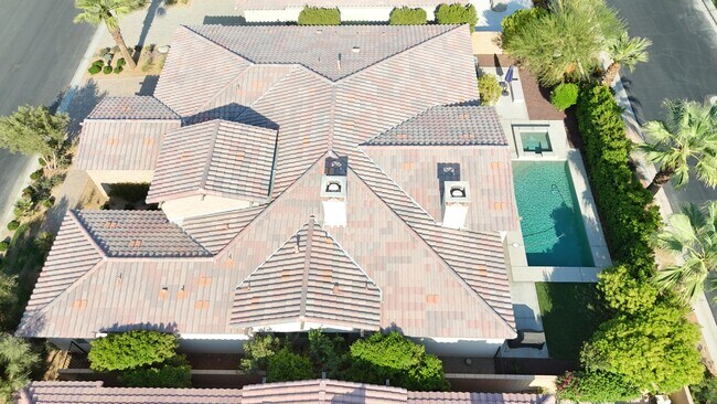 Building Photo - 81805 Four Seasons Pl