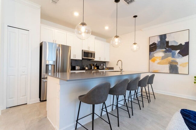 Building Photo - 4343 Scene Ln