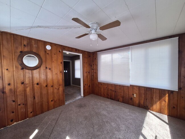 Building Photo - Come see your new home!