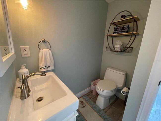 Building Photo - 17045 Dolphin Dr