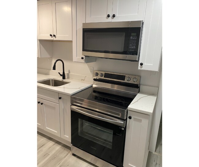 Building Photo - 710 N Fulton Ave