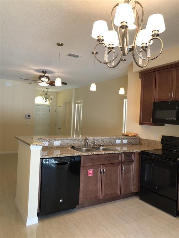 Building Photo - 2036 Royal Vista Ct
