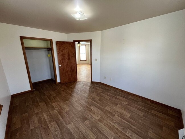 Building Photo - 622 Grand St