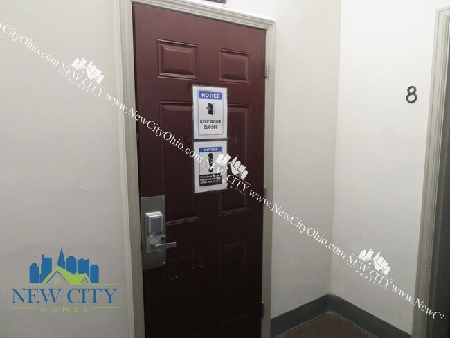 Building Photo - Newly Renovated Apartment Building