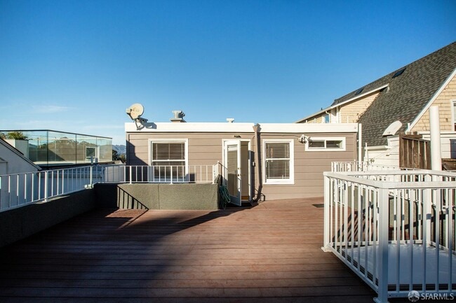 Building Photo - 2759 Union St