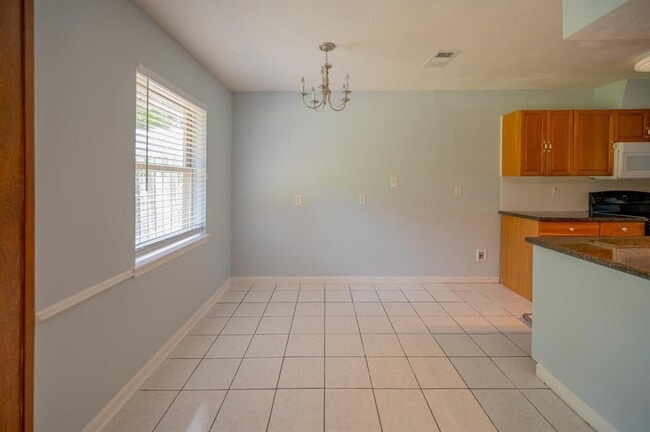 Building Photo - 326 Windsor Square