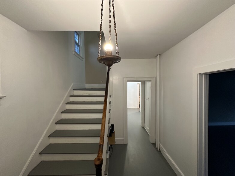 Primary Photo - 366 New Scotland Ave