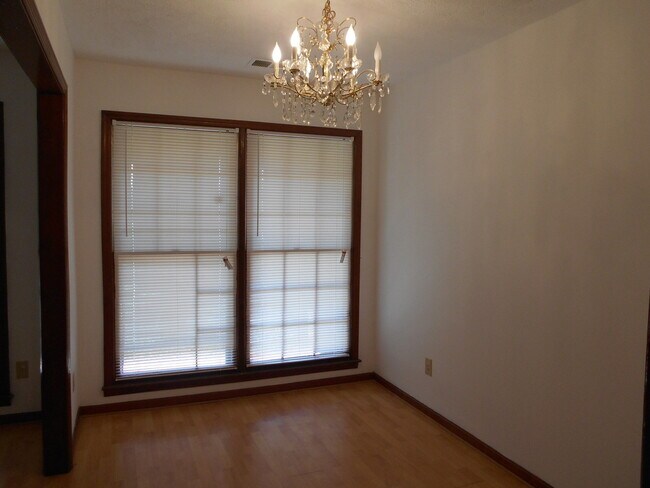 Building Photo - Nice Home in Desirable McDonough School Di...