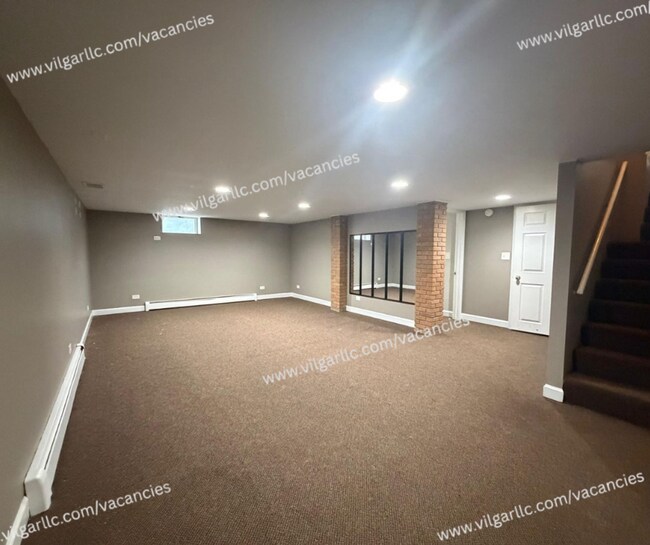 Building Photo - 136 Matteson St