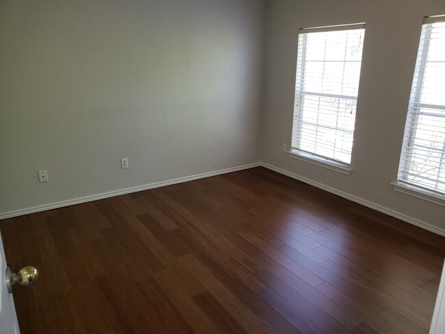 Building Photo - 2205 Melissa Oaks Ln