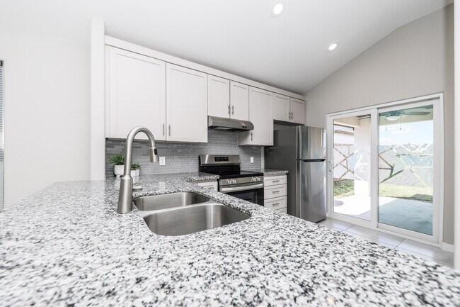 Building Photo - 7106 EL MESON DR