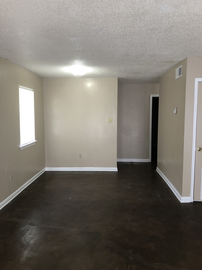 Building Photo - Fairfax