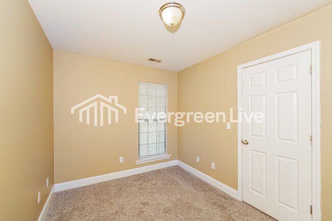 Building Photo - 548 Woodhill Cove Dr