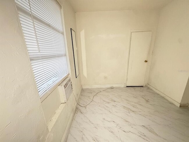 Building Photo - 229 Candler Ave