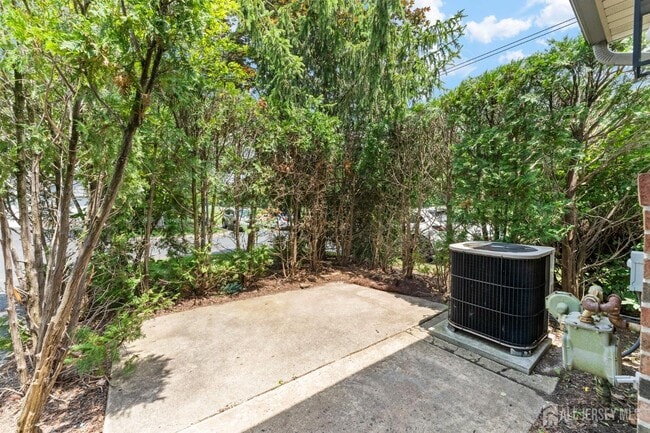 Building Photo - 36 Sassafras Ct