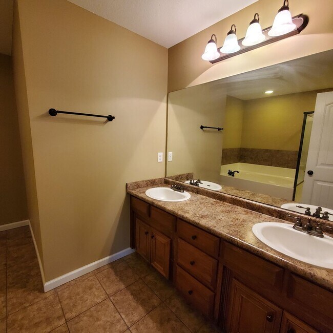 Building Photo - Welcome to Serene Living: Spacious Home on a .61 Acre Lot near Moody Airforce Base