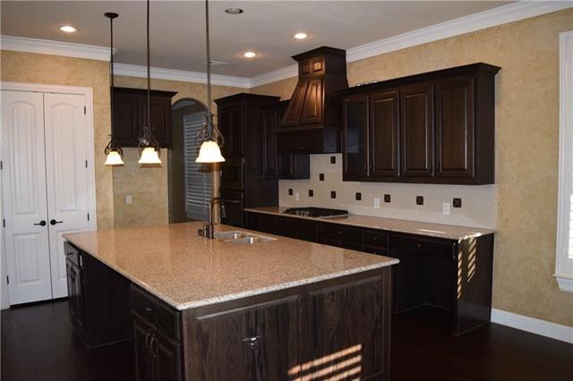 Building Photo - 115 Oakwood Ln