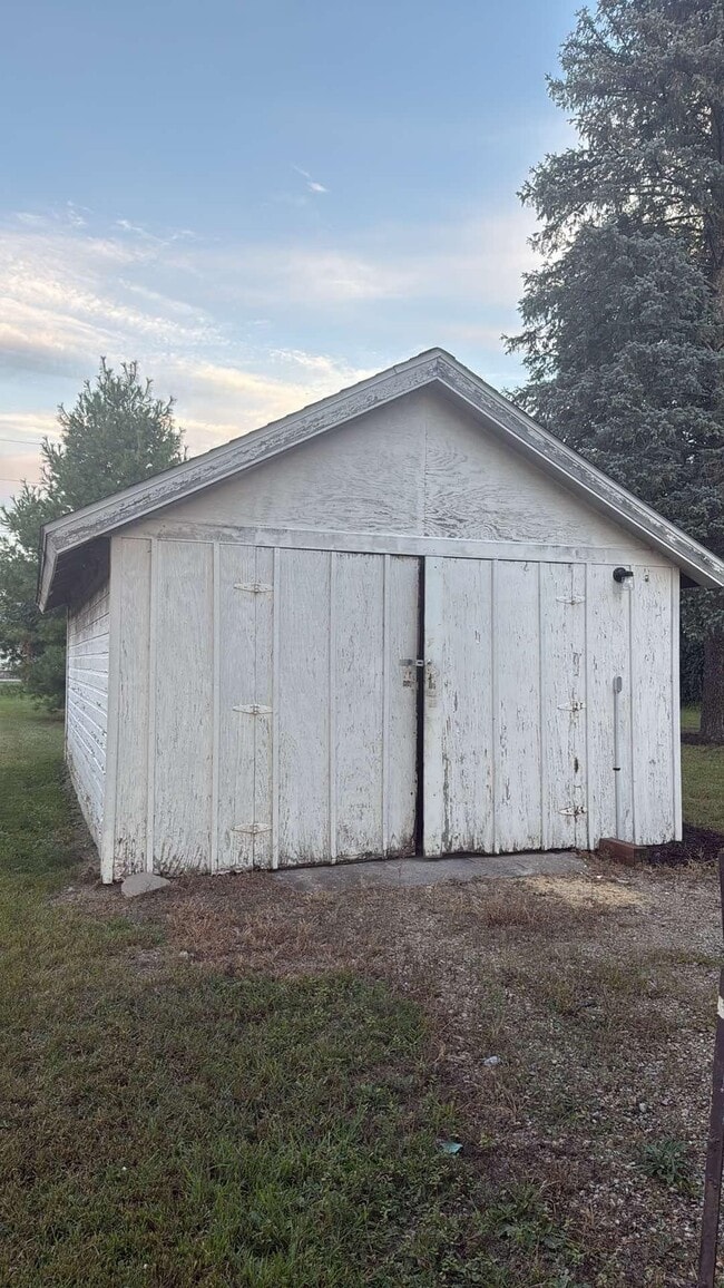 Building Photo - 1304 S 11th St