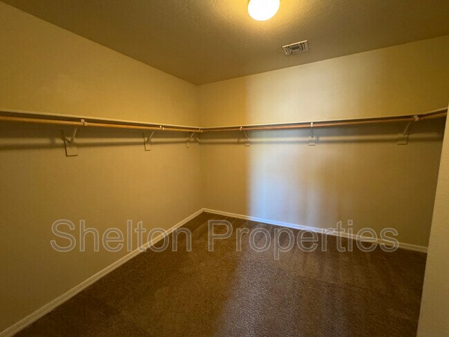 Building Photo - 20684 W White Rock Rd