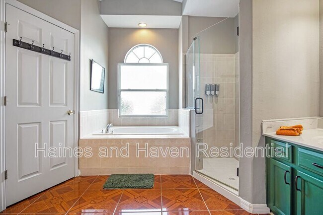 Building Photo - 403 Corvina Dr