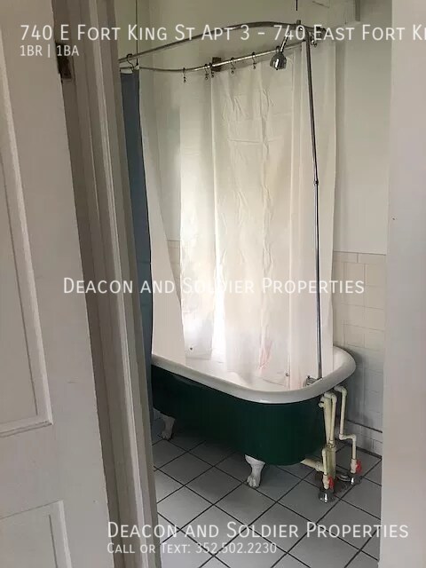 Building Photo - 740 E Fort King St