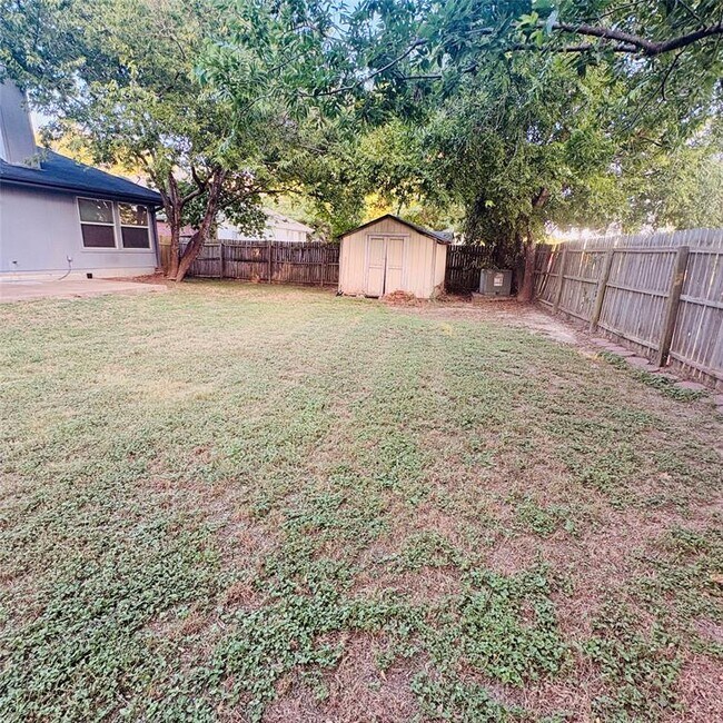 Building Photo - 1109 Briargate Dr