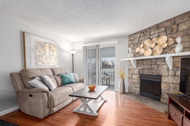 Building Photo - Beautiful 2 Bedroom Condo Across from Aurora Medical Center