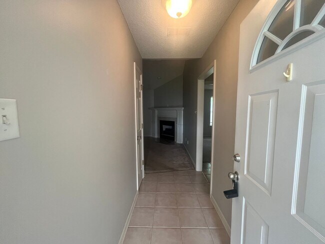 Building Photo - Nice Family home in Ward