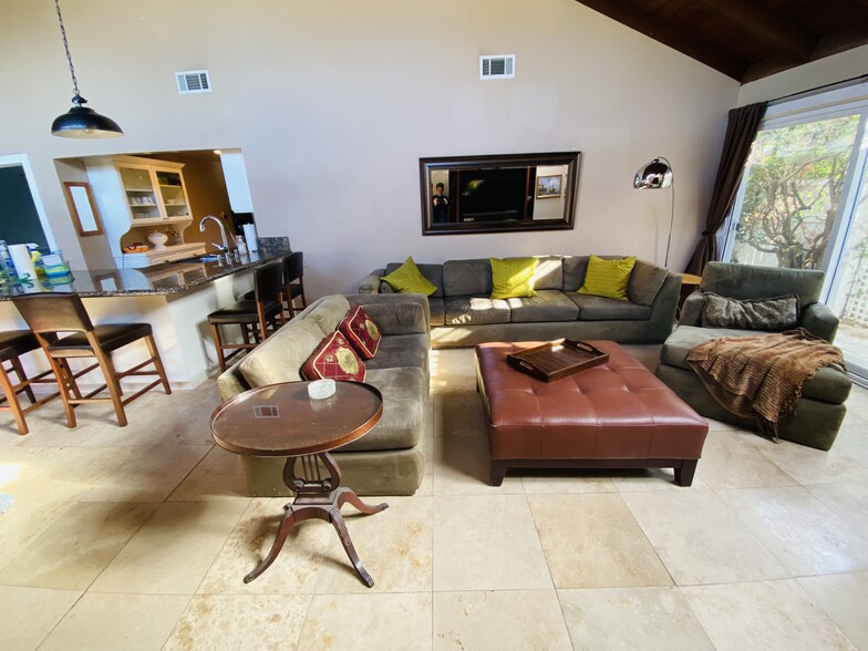 UNIT#B 3 BEDROOM - 105 E 35th St