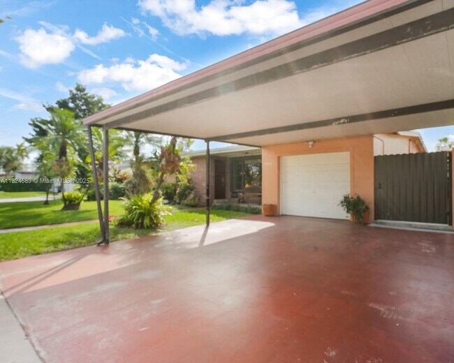 Building Photo - 9460 SW 53rd St