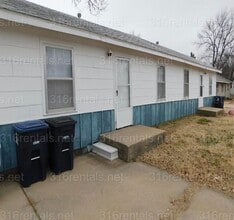 Building Photo - Two bed one bath duplex for rent NOW!