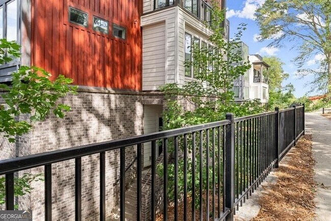 Building Photo - 395 Pratt Dr SE