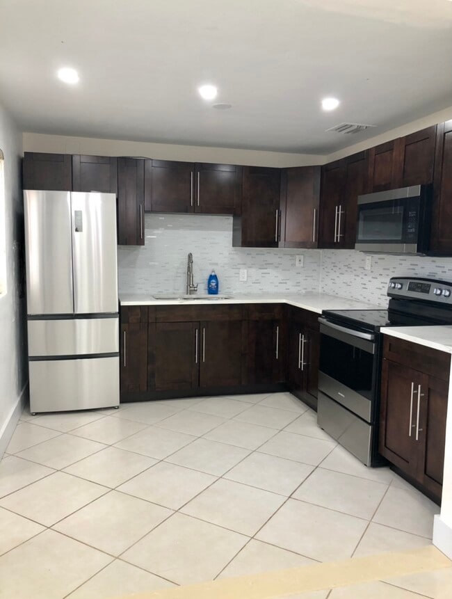 Building Photo - 14321 Boggs Dr