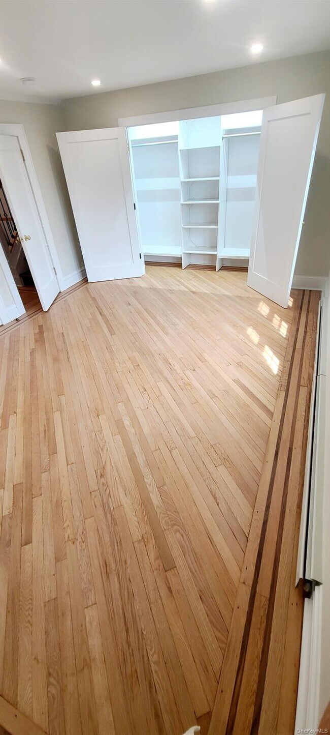 Building Photo - 88-37 62nd Dr