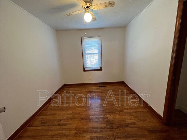 Building Photo - 120 Cedar Hill Rd