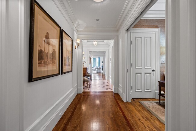 Building Photo - 348 Beacon St