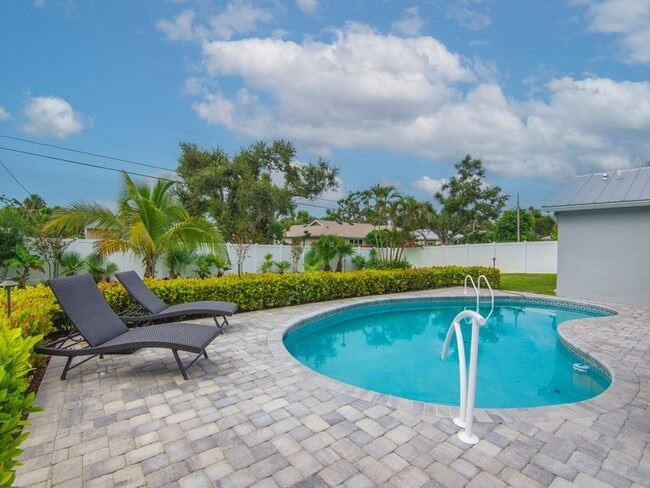 Building Photo - 606 Conn Way