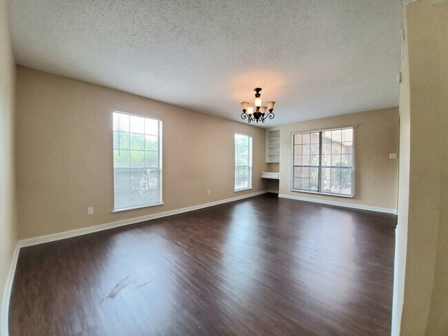 Building Photo - 4531 Altamesa - Duplex in SW Fort Worth