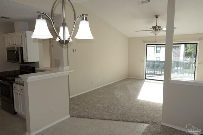 Building Photo - 2299 Scenic Hwy