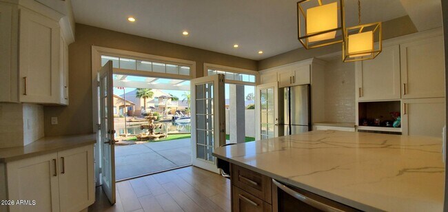 Building Photo - 1301 W Windrift Way