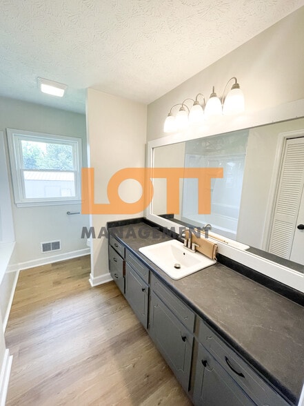 Building Photo - 13045 Old White Horse Rd