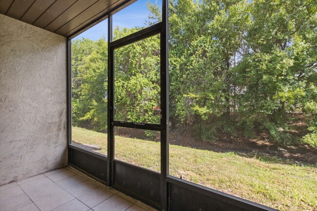 Building Photo - 2433 Barley Club Dr