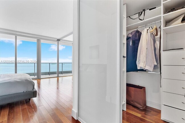 Building Photo - 1331 Brickell Bay Dr