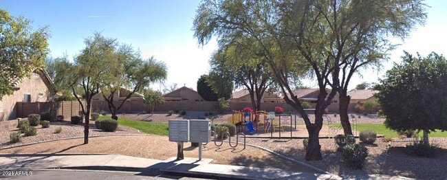 Building Photo - 616 S 110th Pl