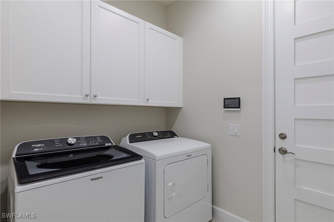 Building Photo - 8909 Yucatan Ct