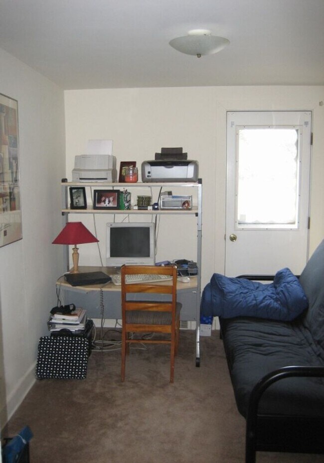 Building Photo - Cozy, Pet-Friendly 2BR Apartment Near Downtown Middleton